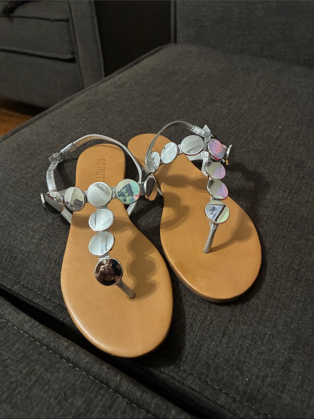 Women's Silver T-Strap Mirror Disc Sandals New 7.5